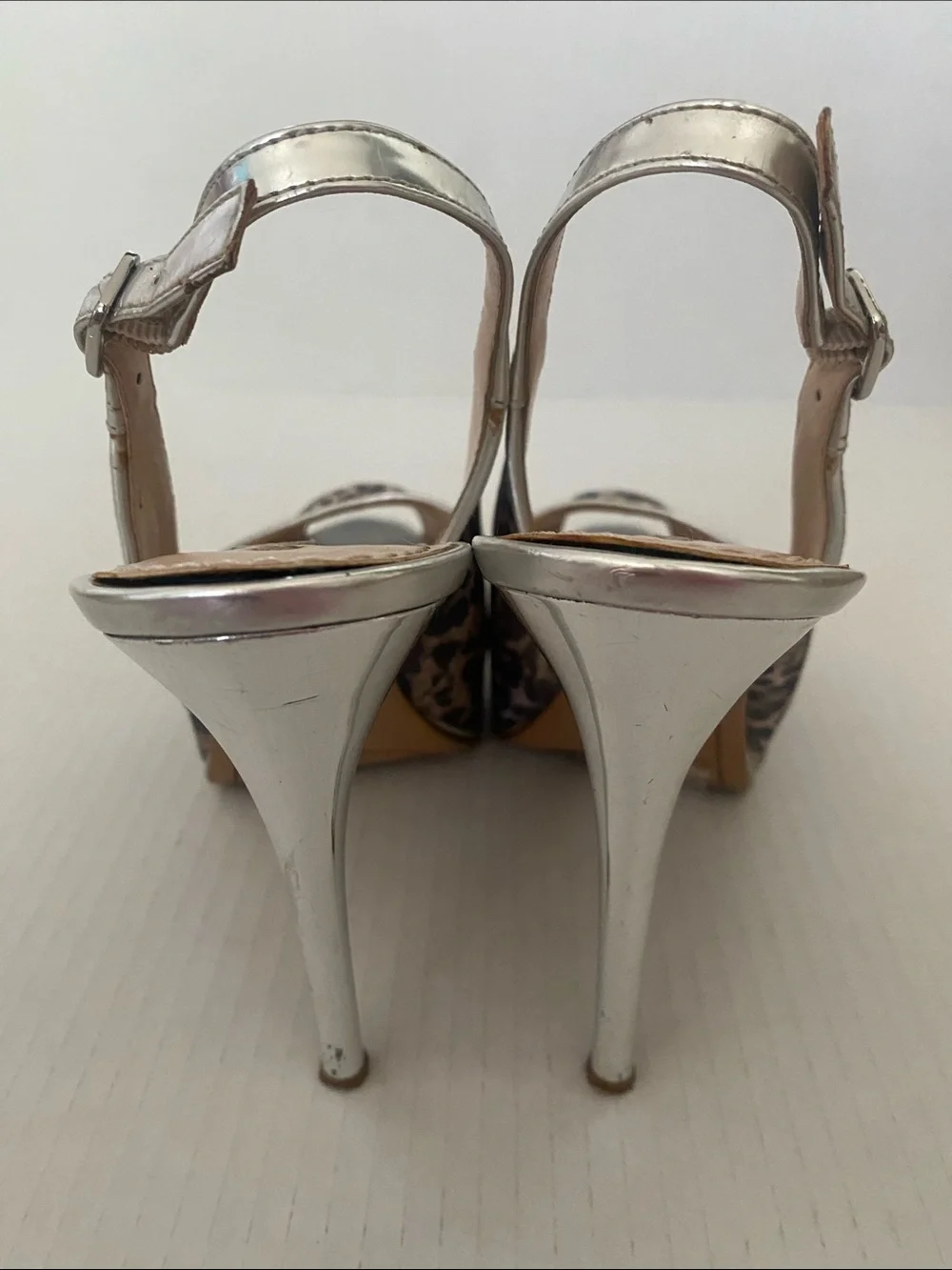 GUESS Slingback Peep-Toe 5” Heel in brown & silver Leopard Print Size 7 - Picture 11 of 16